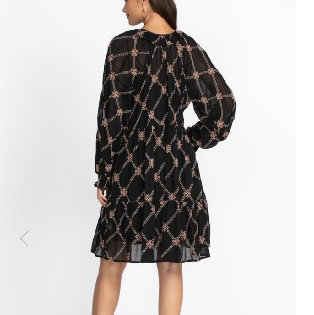 Elegant Black and Pink Patterned Dress - Picture 4 of 12